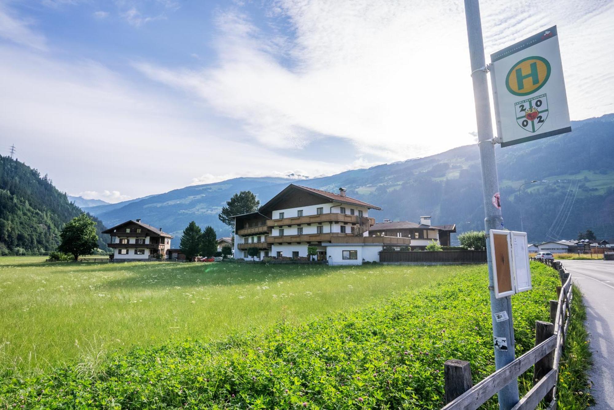 Zell Views Apartments Zell am Ziller Exterior photo