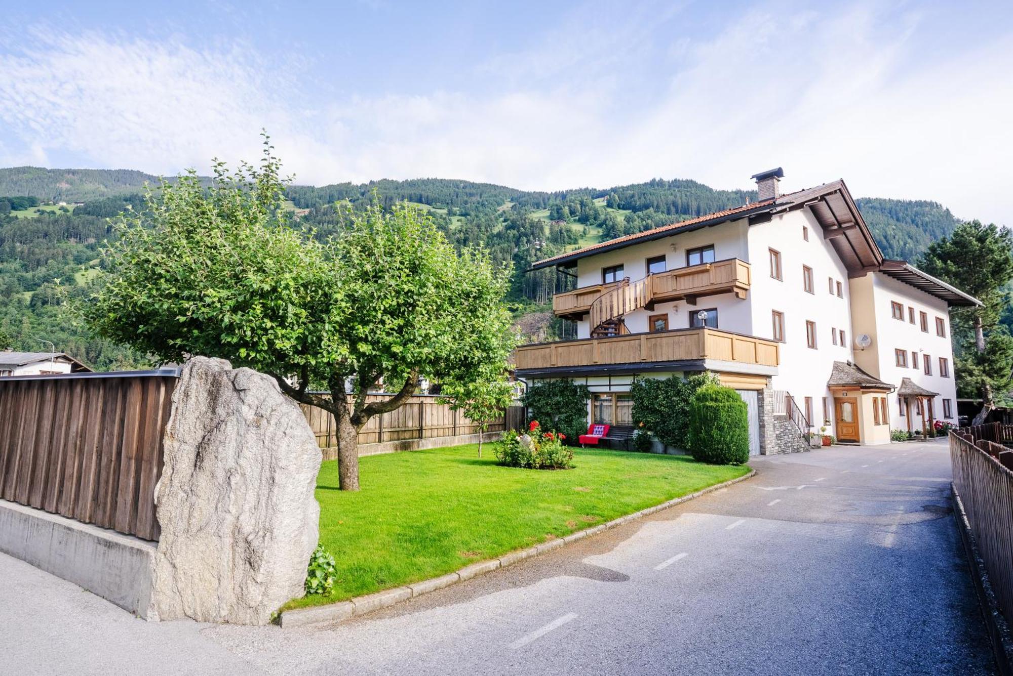 Zell Views Apartments Zell am Ziller Exterior photo