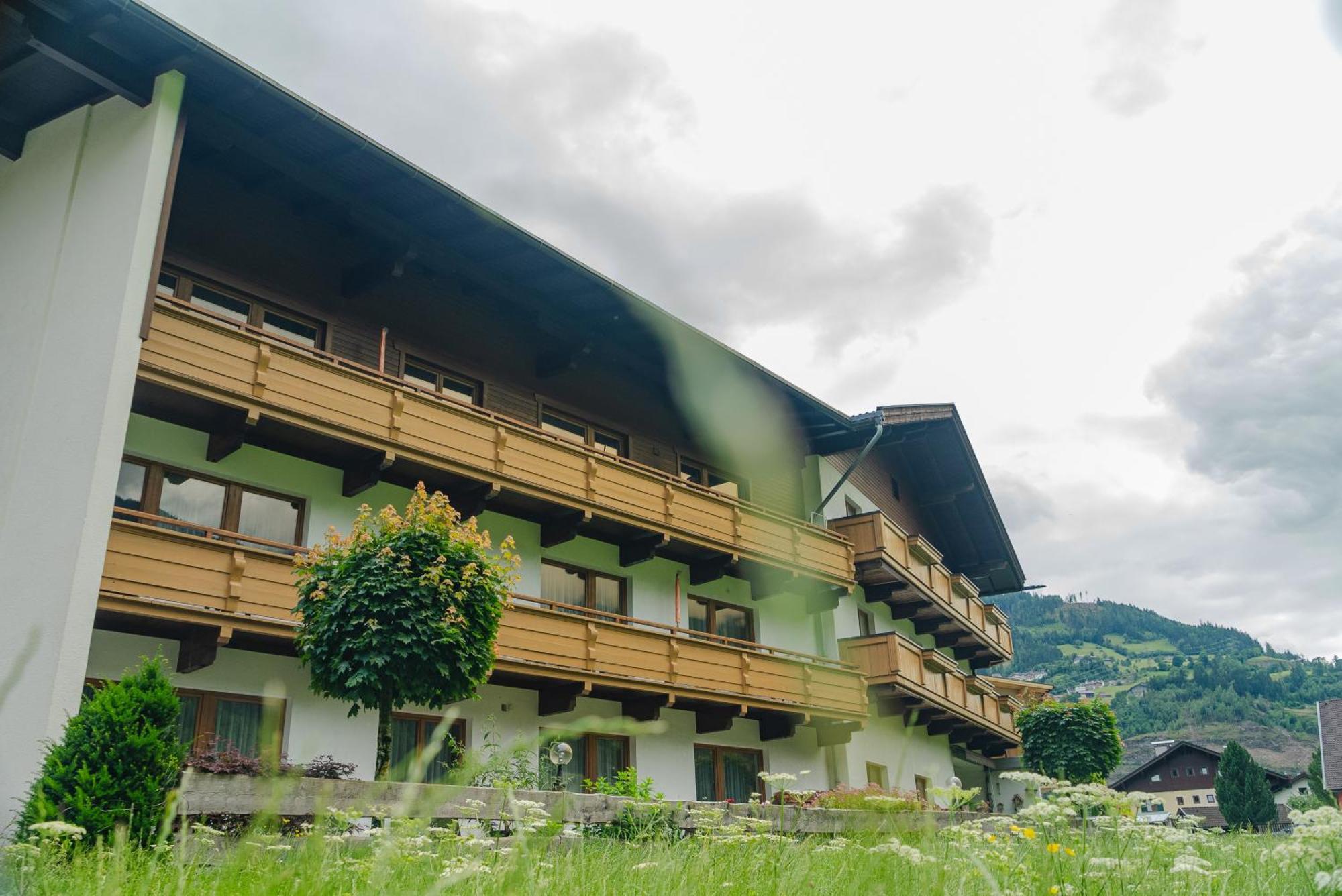 Zell Views Apartments Zell am Ziller Exterior photo